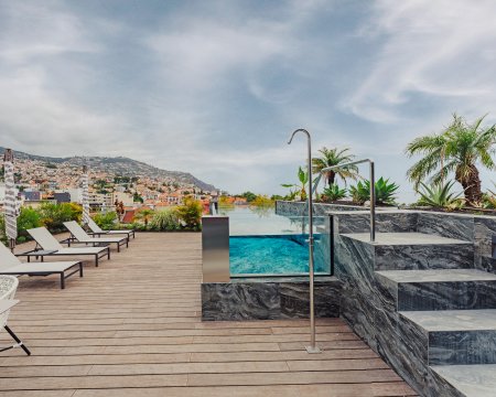 Savoy Residence | Insular